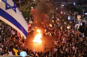 خانواده&zwnj;های اسرای اسرائیلی مقابل منزل نتانیاهو در قدس اشغالی تظاهرات کردند