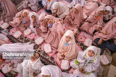 گزارش تصویری | ضیافت افطار دختران روزه اولی در حرم مطهر امام رضا(ع)