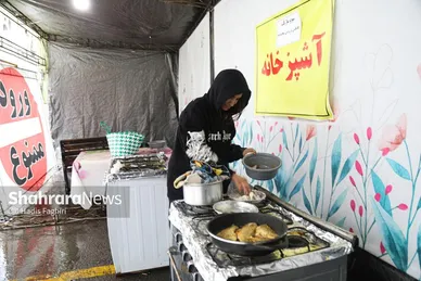 گزارش تصویری | اسکان زائران در سالن‌های ورزشی شهرداری مشهد در ایام نوروز