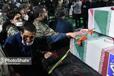 مراسم تدفین پیکر مطهر سه شهید گمنام در میدان شهدا مشهد