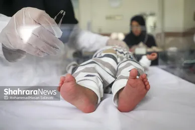 نتایج معاینات، مبنای تصمیم‌گیری برای ادامه پایش یا آغاز درمان قرار می‌گیرد.