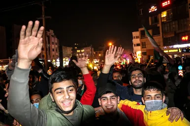 شادی مردم مشهد پس از صعود تیم ملی ایران به جام جهانی 2022