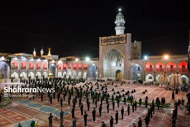 آیین خطبه خوانی شب شهادت امام رضا(ع) در حرم مطهر رضوی