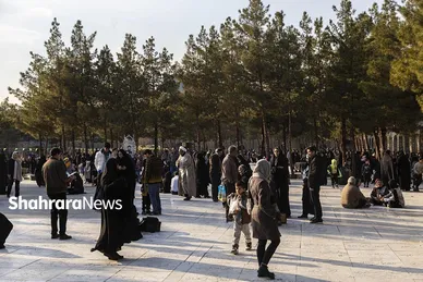 آیین چراغ برات در آرامگاه خواجه ربیع