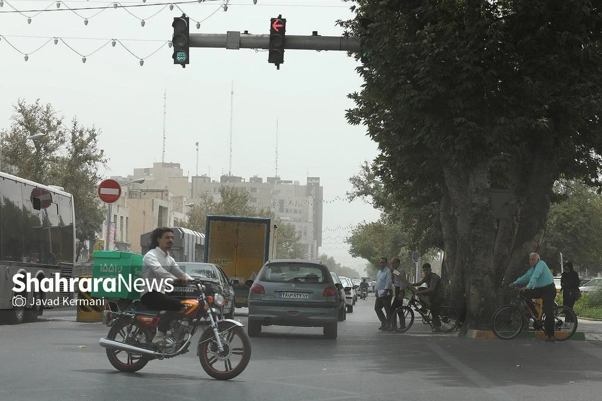 تداوم وزش باد شدید و کاهش دما در خراسان رضوی | احتمال وزش باد شدید همراه با گرد و خاک در مشهد (٢١ مرداد ١۴٠٢)