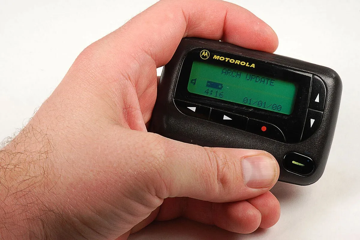 پیجر (Pager) چیست و چگونه کار می‌کند؟