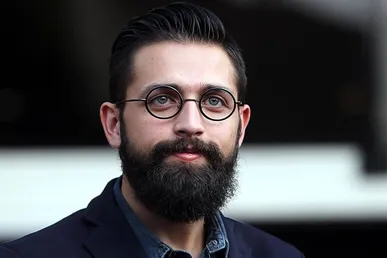 تصاویری از حضور هنرمندان در مراسم بزرگداشت شهدای جنگ ۱۲ روزه در حسینیه امام خمینی(ره)