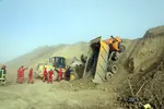 مرگ غم‌انگیز راننده کامیون زیر تلی از خاک در التیمور مشهد + تصاویر