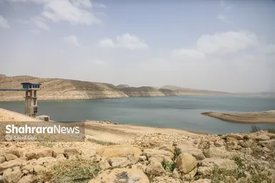 لب‌های خشکِ سدِ دوستی
