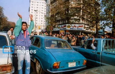 ۸ آذر ۱۳۷۶ روزی که ایران خندید