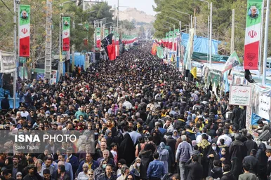 عکس‌هایی از مراسم سالگرد شهادت حاج قاسم سلیمانی در گلزار شهدای کرمان