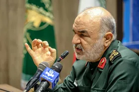 فرمانده کل سپاه: ۱۴۰۱ سالِ ایستادگی مردم ایران بود| هرچه فشار&zwnj;ها و دشمنی&zwnj;ها بیشتر باشد پاسخ ملت ایران قاطع&zwnj;تر خواهد بود