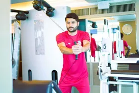 مدافع استقلالی، قرمزپوش می&zwnj;شود