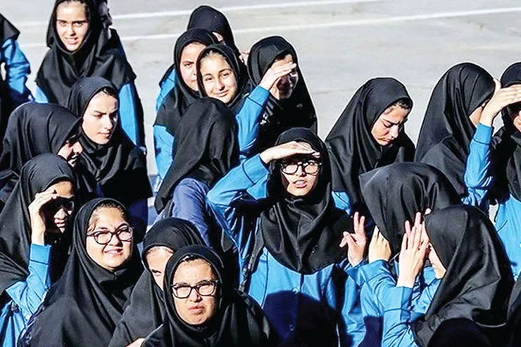 برای تربیت دختران نوجوان چه باید کرد؟