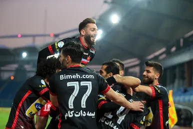 لیگ برتر فوتبال | مسابقه نساجی قائمشهر و پرسپولیس