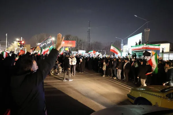 مشهد، یکپارچه افتخار | قاب‌های ماندگار مخاطبان شهرآرانیوز از خروش شبانه مردم در مشهد (۱۲ اسفند ۱۴۰۴)