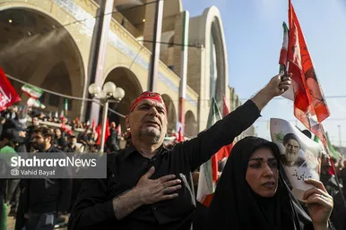 گزارش تصویری | اقامه نماز بر پیکر رهبر شهید و خانواده ایشان با حضور میلیونی عاشقان
