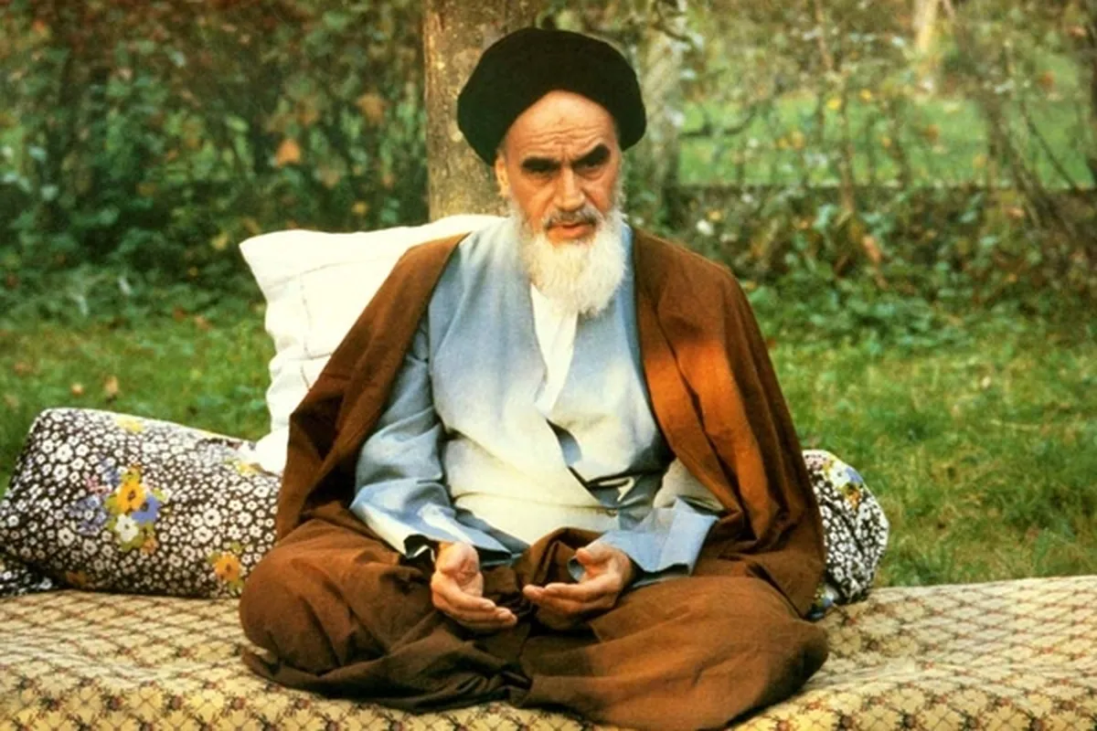 ویدئو | روایت عکاس فرانسوی از اولین عکس امام که بین انقلابیون پخش شد
