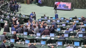 قالیباف با خیرمقدم به رئیس&zwnj;جمهور منتخب: پزشکیان با روحیه انقلابی و بدون رعایت تشریفات در مجلس حاضر شد + فیلم
