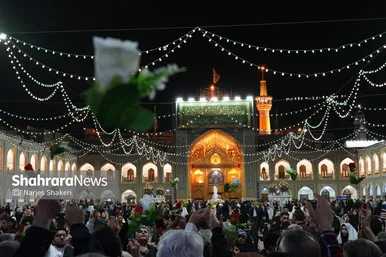 حال‌وهوای حرم مطهر امام‌رضا(ع) در شب میلاد کریم اهل‌بیت(ع)