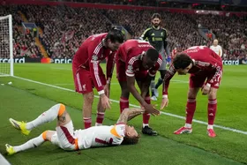 گالا به دنبال گرفتن غرامت از لیورپول