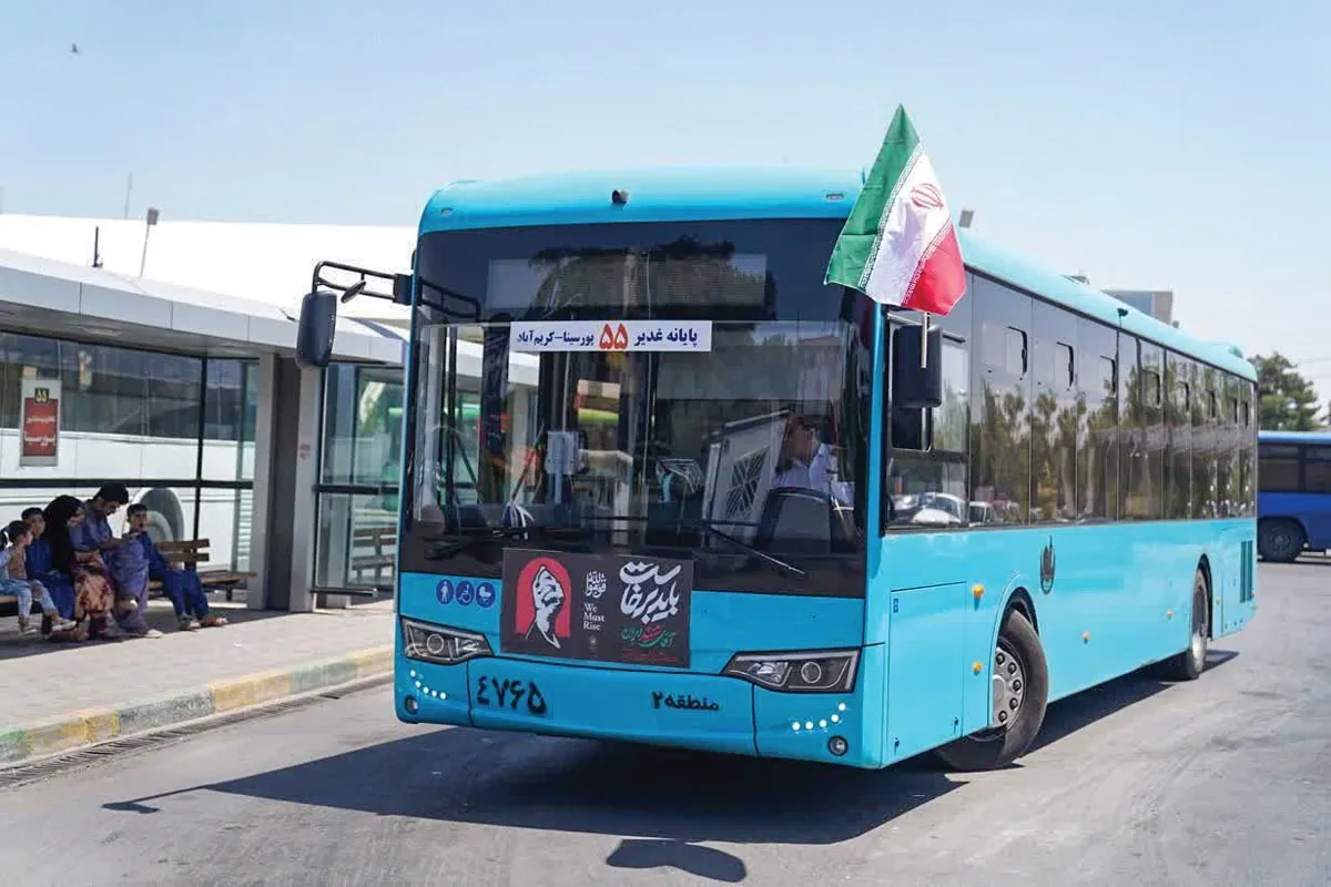 ‌۲۱۵۰ اتوبوس شهری مشهد در خدمت زائران مراسم «وداع با قائد امت»
