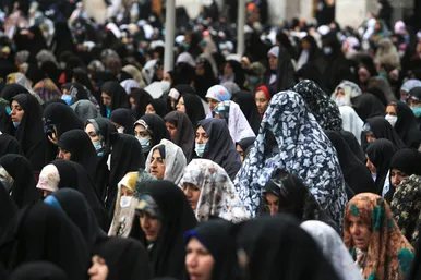 اقامه نماز عید فطر در حرم مطهر رضوی‎
