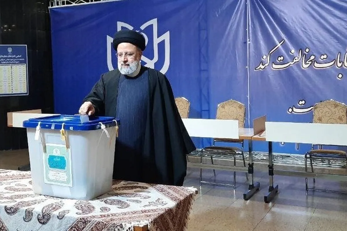 رئیس‌جمهور رأی خود را به صندوق انداخت + ویدئو