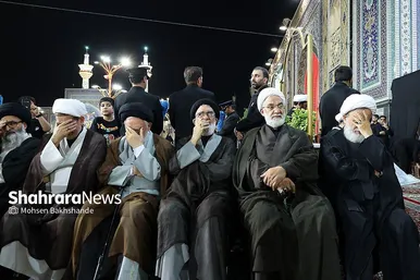 گزارش تصویری | شب دوم مراسم بزرگداشت رهبر شهید ایران در حرم مطهر امام رضا (ع)