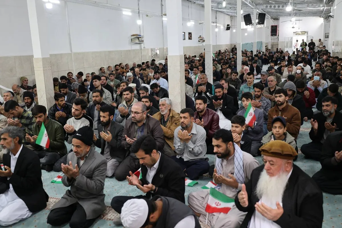 نمازگزاران اهل سنت افغانستانی یاد و خاطره رهبر شهید انقلاب اسلامی را گرامی داشتند + فیلم