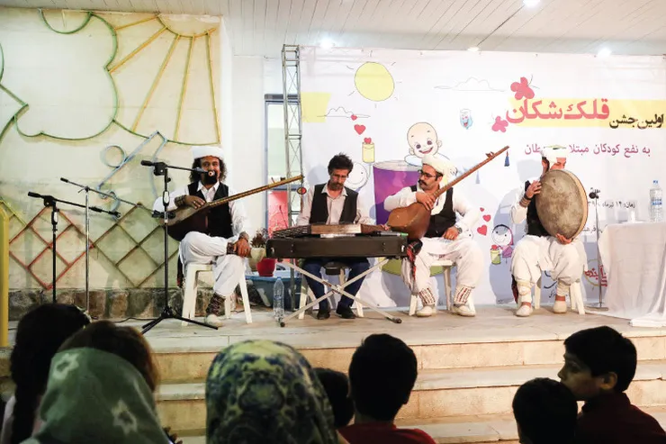 قلک‌شکنی به نفع کودکان سرطانی