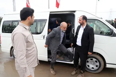 حضور وزیر کشور در مناطق سیل زده مشهد 