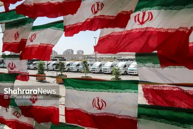 رونمایی از ١۵٠ دستگاه ون و اتوبوس با حضور وزیر کشور در مشهد