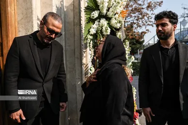عکس‌هایی از مراسم ترحیم همسر علیرضا قربانی