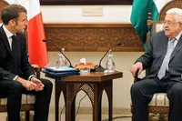 گفت‌وگوی تلفنی ماکرون و محمود عباس