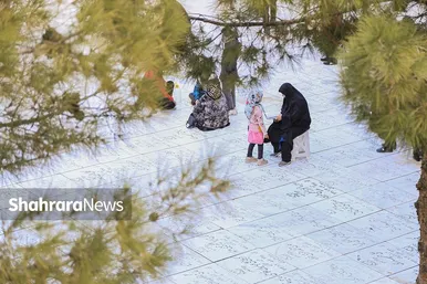 آیین چراغ برات در آرامگاه خواجه ربیع