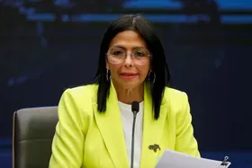 معاون مادورو جانشین او شد
