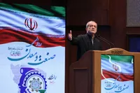رئیس جمهور: دولت متعهد به رفع موانع تولید و حمایت از صنعتگران است