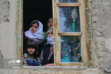 مادرانِ آبادی
