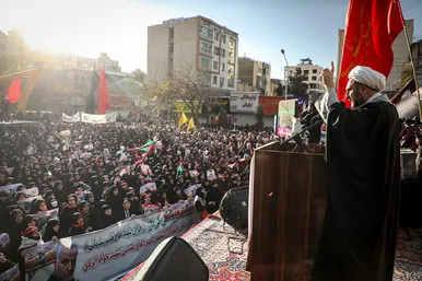 تشییع دو تن از شهدای حادثه تروریستی گلزار شهدای کرمان در مشهد