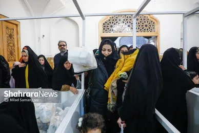 مراسم افطاری در حرم امام‌رضا(ع)