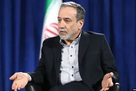 عراقچی: در مورد موضوع موشکی با هیچ&zwnj;کس هیچ گفت&zwnj;وگویی نداریم | اهداف نیرو&zwnj;های مسلح ما مراکز نظامی و اقتصادی است + فیلم