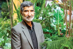 نذر حسینی آقای گل&zwnj;فروش