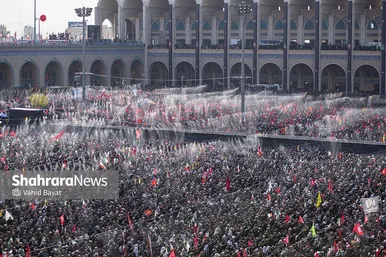 گزارش تصویری | اقامه نماز بر پیکر رهبر شهید و خانواده ایشان با حضور میلیونی عاشقان