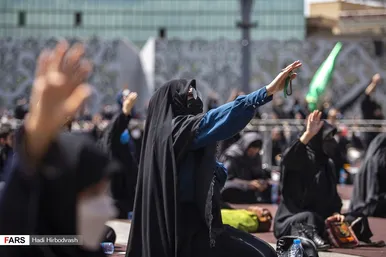 عزاداری و نماز ظهر عاشورا میدان امام حسین(ع) تهران