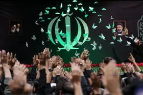 پوشش گسترده رسانه&zwnj;های خارجی از مراسم وداع با رهبر شهید در تهران + عکس و فیلم