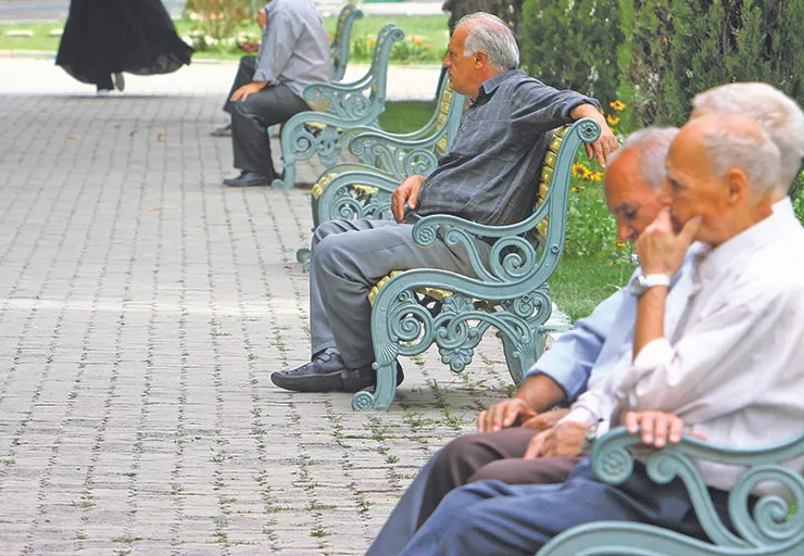 آخرین جلسه نوبخت درباره دو لایحه رتبه‌بندی معلمان و همسان سازی حقوق بازنشستگان