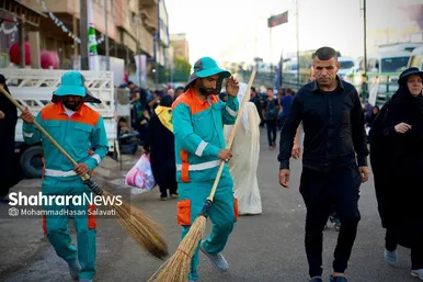 عکس | خدمت رسانی پاکبانان مشهدی به زائران اربعین در نجف اشرف