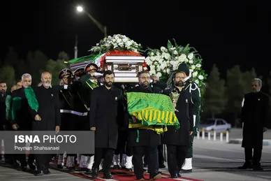 عکس‌هایی از ورود پیکر استاد محمود فرشچیان به کشور