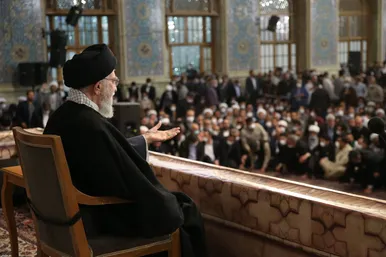 حضور و سخنرانی رهبر انقلاب در اجتماع زائران و مجاوران حرم مطهر رضوی